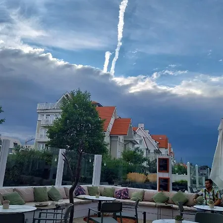 Sailors' Park Zephir Apartman *