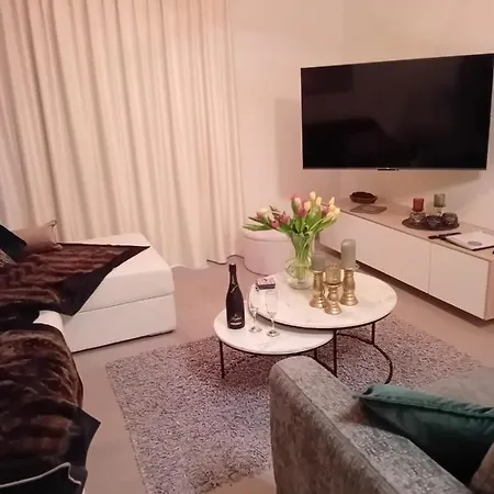 Sailors' Park Zephir Apartament *