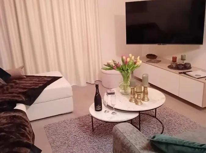 Sailors' Park Zephir Apartman *